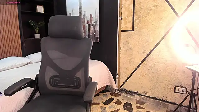 Snapshot of AmbarFoxx_ chatting on February 13, 2026, 1:23 am AmbarFoxx online show from February 13, 2026, 1:23 am