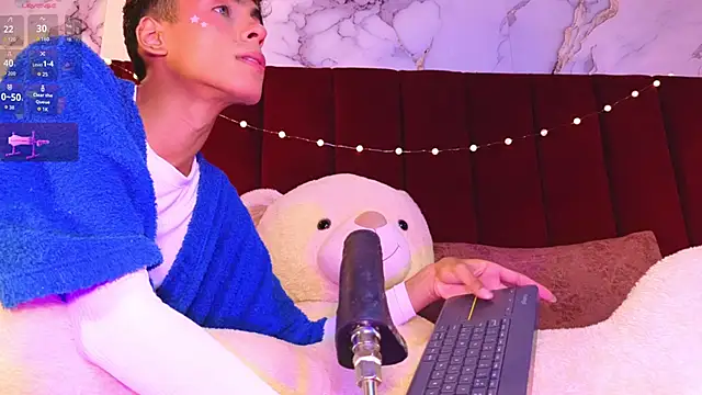 PrincePoppy online show from November 21, 2025, 8:40 pm