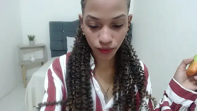 Snapshot of KittyLove_s chatting on April 25, 2026, 8:39 pm KittyLove s online show from April 25, 2026, 8:39 pm