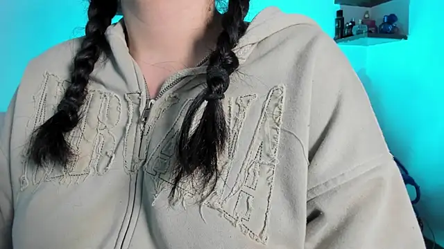 snow doll online show from October 23, 2025, 6:13 am