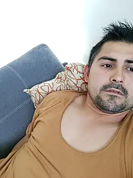 Bradd 32 online show from October 5, 2025, 5:22 pm