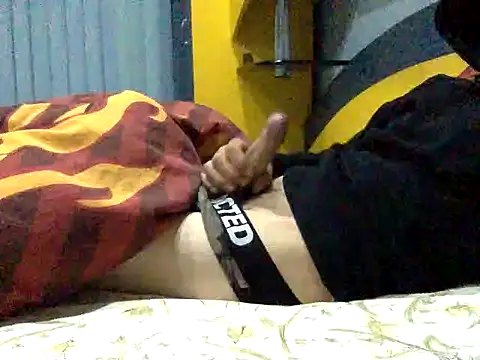 adiluci1 online show from September 30, 2025, 7:19 pm