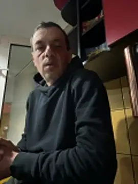 adiluci1 online show from March 28, 2026, 3:06 am