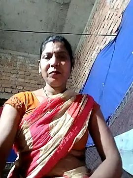 Snapshot of Savita992 chatting on February 11, 2026, 6:24 pm Savita992 online show from February 11, 2026, 6:24 pm