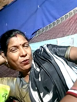 Snapshot of Savita992 chatting on February 12, 2026, 2:01 pm Savita992 online show from February 12, 2026, 2:01 pm