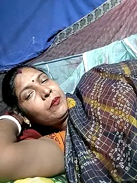 Snapshot of Savita992 chatting on February 13, 2026, 6:15 pm Savita992 online show from February 13, 2026, 6:15 pm