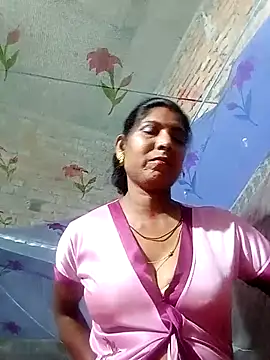 Snapshot of Savita992 chatting on February 21, 2026, 6:31 pm Savita992 online show from February 21, 2026, 6:31 pm