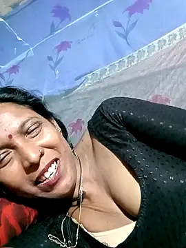 Snapshot of Savita992 chatting on February 24, 2026, 11:47 pm Savita992 online show from February 24, 2026, 11:47 pm