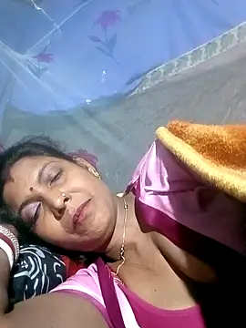 Snapshot of Savita992 chatting on February 27, 2026, 7:47 pm Savita992 online show from February 27, 2026, 7:47 pm