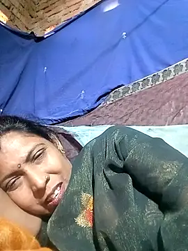 Snapshot of Savita992 chatting on March 1, 2026, 8:27 am Savita992 online show from March 1, 2026, 8:27 am