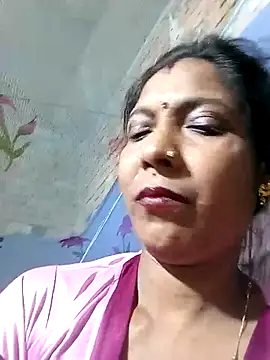 Snapshot of Savita992 chatting on March 1, 2026, 8:33 pm Savita992 online show from March 1, 2026, 8:33 pm