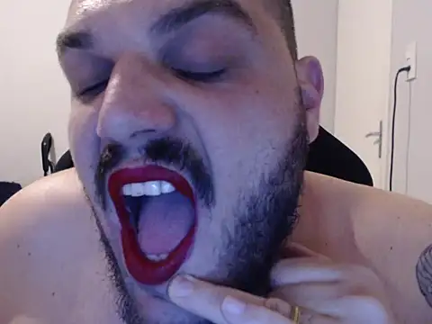 Brsecretbear online show from September 9, 2025, 10:31 pm