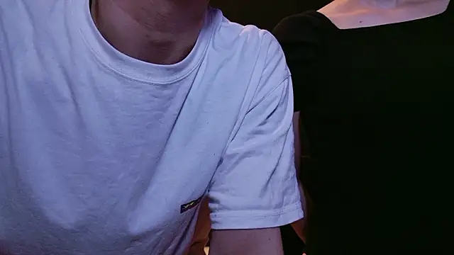 C-4bomb online show from September 19, 2025, 1:45 pm