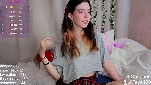 Snapshot of little_Teya chatting on September 10, 2025, 8:36 am little Teya online show from September 10, 2025, 8:36 am