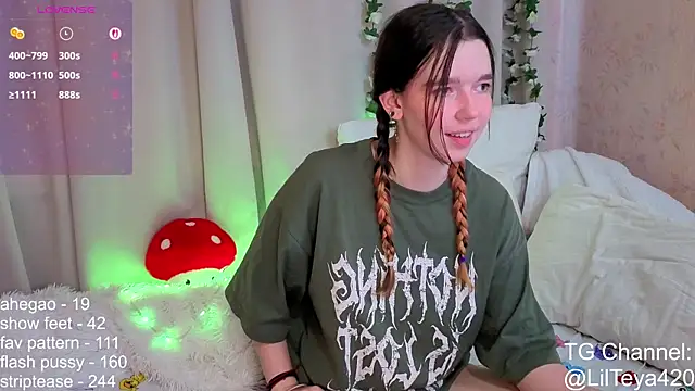 Snapshot of little_Teya chatting on September 19, 2025, 11:11 am little Teya online show from September 19, 2025, 11:11 am