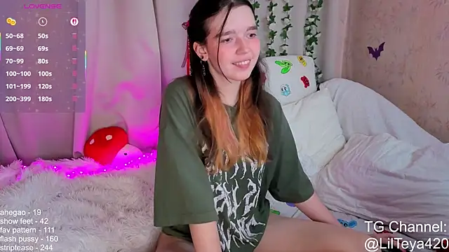 Snapshot of little_Teya chatting on October 4, 2025, 6:28 pm little Teya online show from October 4, 2025, 6:28 pm