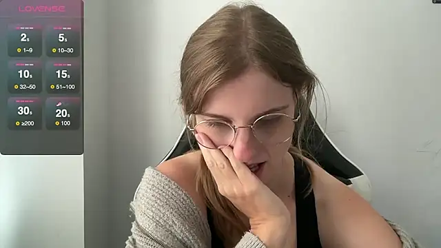 Snapshot of BustyKellyXXX chatting on September 25, 2025, 8:51 am BustyKellyXXX online show from September 25, 2025, 8:51 am