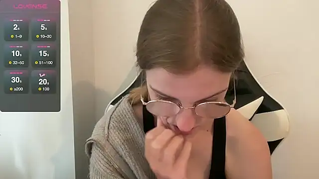 Snapshot of BustyKellyXXX chatting on October 2, 2025, 9:27 am BustyKellyXXX online show from October 2, 2025, 9:27 am