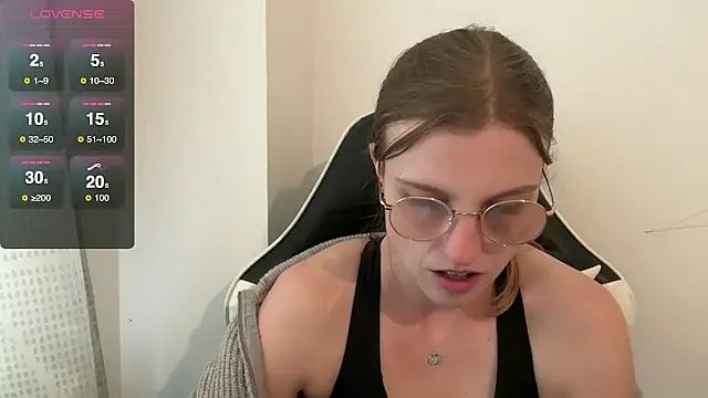 Snapshot of BustyKellyXXX chatting on October 29, 2025, 2:19 pm BustyKellyXXX online show from October 29, 2025, 2:19 pm