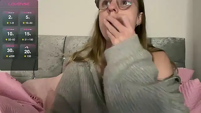 BustyKellyXXX online show from November 15, 2025, 6:59 pm