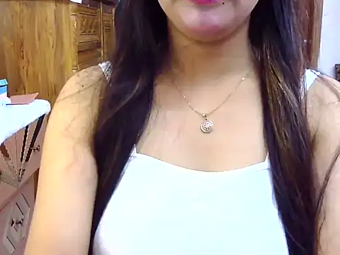 Snapshot of Obonti_2000 chatting on September 18, 2025, 4:42 pm Obonti 2000 online show from September 18, 2025, 4:42 pm