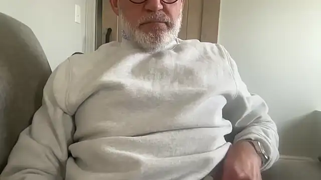 Snapshot of braselton06 chatting on December 16, 2025, 3:17 pm braselton06 online show from December 16, 2025, 3:17 pm