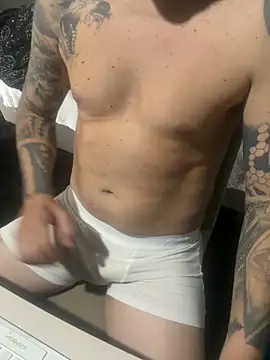 Snapshot of AnimistEquity chatting on October 28, 2025, 5:37 pm AnimistEquity online show from October 28, 2025, 5:37 pm