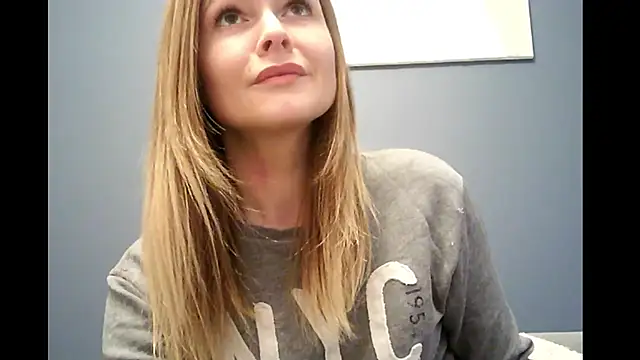 Snapshot of Ginger-bb chatting on December 1, 2025, 8:41 am Ginger-bb online show from December 1, 2025, 8:41 am