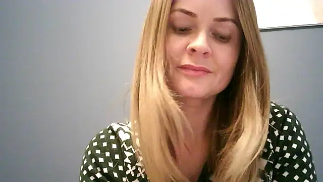 Snapshot of Ginger-bb chatting on December 2, 2025, 1:17 pm Ginger-bb online show from December 2, 2025, 1:17 pm