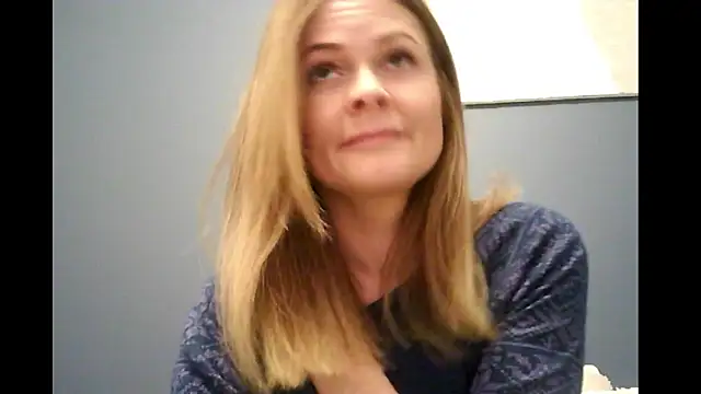 Snapshot of Ginger-bb chatting on December 15, 2025, 7:34 am Ginger-bb online show from December 15, 2025, 7:34 am