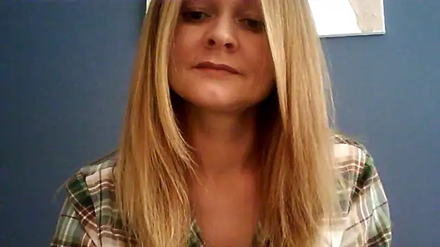 Snapshot of Ginger-bb chatting on February 12, 2026, 7:47 am Ginger-bb online show from February 12, 2026, 7:47 am