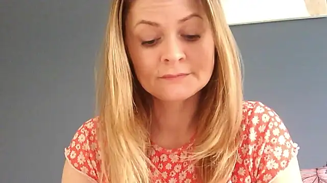 Ginger-bb online show from April 13, 2026, 6:08 am