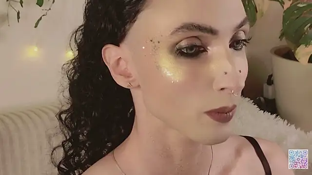Queen of tease online show from July 27, 2026, 3:35 am