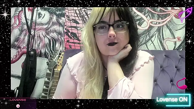 Snapshot of LunaCosmos chatting on April 8, 2026, 2:06 pm LunaCosmos online show from April 8, 2026, 2:06 pm