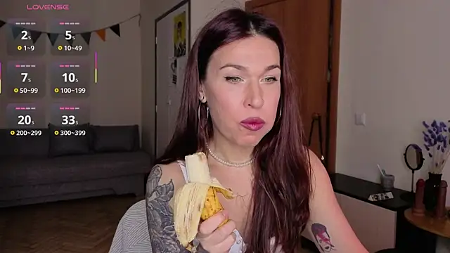 ReginaFoXXXy online show from April 20, 2026, 2:09 pm