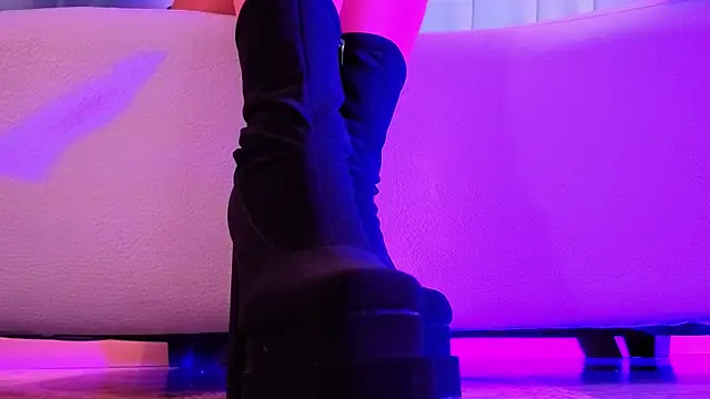 Snapshot of Molly_Evens_Ky chatting on September 27, 2025, 1:38 pm Molly Evens Ky online show from September 27, 2025, 1:38 pm