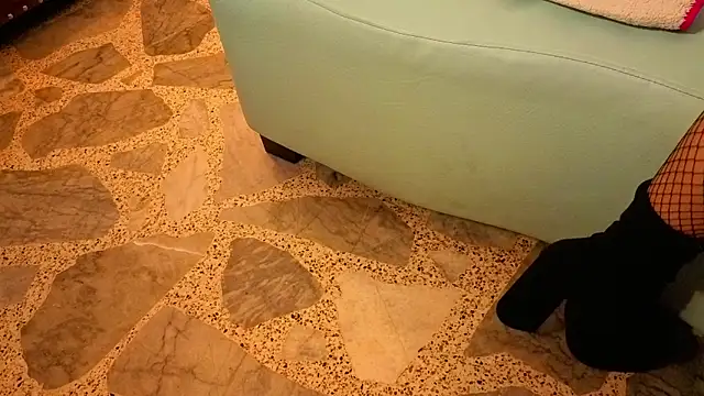 Snapshot of Molly_Evens_Ky chatting on October 21, 2025, 1:23 pm Molly Evens Ky online show from October 21, 2025, 1:23 pm