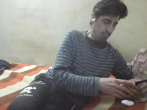Snapshot of fleky chatting on May 17, 2026, 4:58 pm fleky online show from May 17, 2026, 4:58 pm