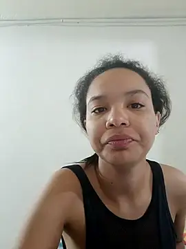 Snapshot of Ayshel_cooperr chatting on October 4, 2025, 12:41 am Ayshel cooperr online show from October 4, 2025, 12:41 am