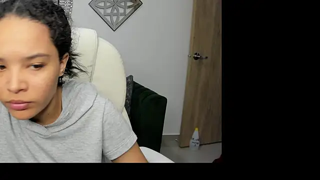 Snapshot of Ayshel_cooperr chatting on October 20, 2025, 4:02 am Ayshel cooperr online show from October 20, 2025, 4:02 am