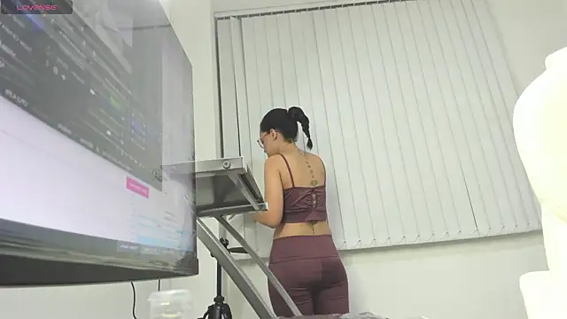 Snapshot of Ayshel_cooperr chatting on October 22, 2025, 4:13 am Ayshel cooperr online show from October 22, 2025, 4:13 am