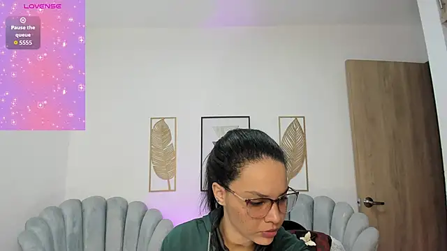 Snapshot of Ayshel_cooperr chatting on October 26, 2025, 3:45 am Ayshel cooperr online show from October 26, 2025, 3:45 am