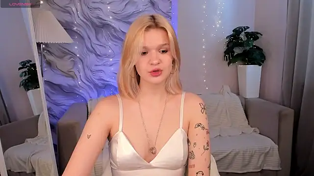 Kati Li online show from February 23, 2026, 10:34 am