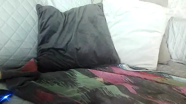 cazzoweb online show from April 1, 2026, 9:32 am