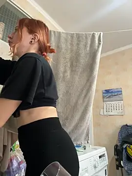 Nancyhot777 online show from December 3, 2025, 8:34 am