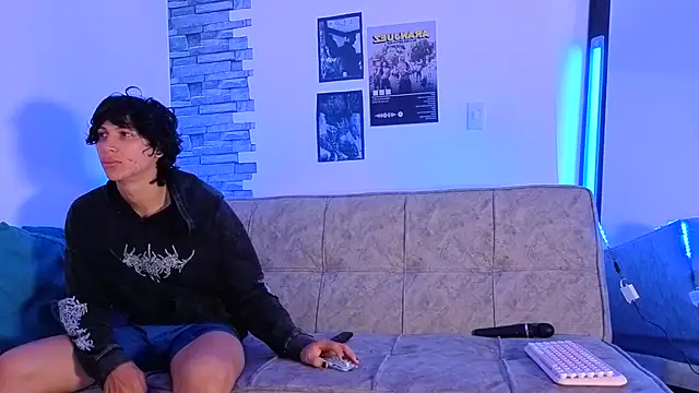 DavidAndClare online show from November 25, 2025, 1:22 pm