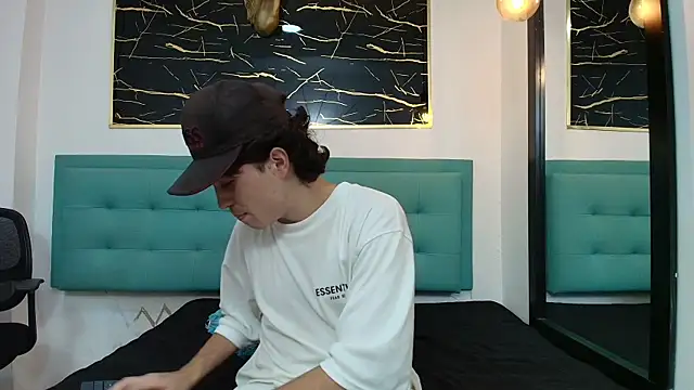 dia fax18 online show from October 24, 2025, 8:27 pm