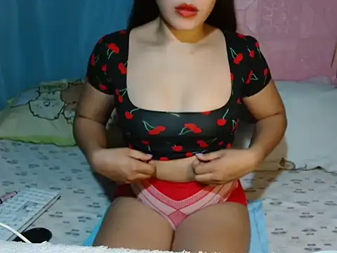 Snapshot of JuicyPussy4u chatting on November 6, 2025, 10:27 am JuicyPussy4u online show from November 6, 2025, 10:27 am