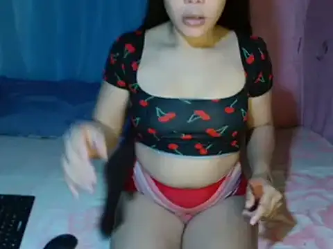 Snapshot of JuicyPussy4u chatting on January 13, 2026, 11:48 am JuicyPussy4u online show from January 13, 2026, 11:48 am