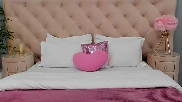 Snapshot of NoraHaynes chatting on February 1, 2026, 3:05 am NoraHaynes online show from February 1, 2026, 3:05 am